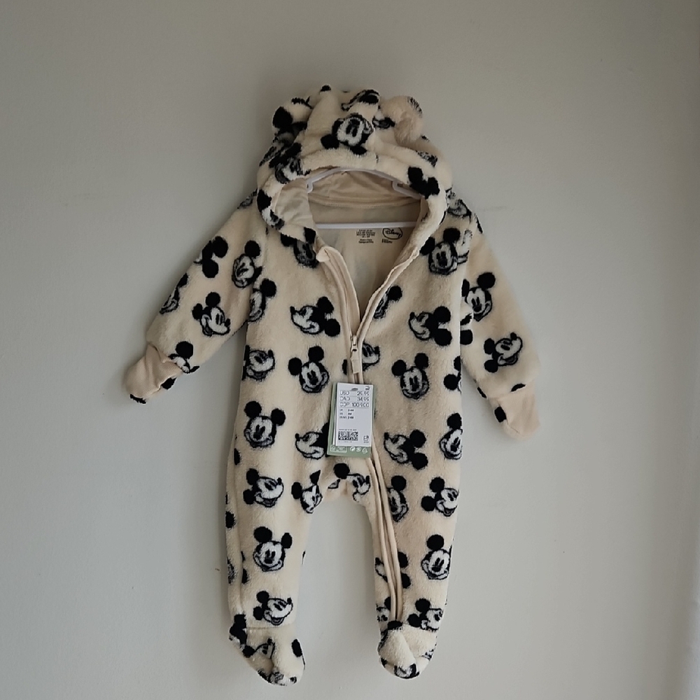 Disney Mickey Mouse Footie brand new US 3 M